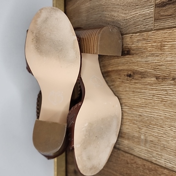 C. Wonder Katie Brown Sandals - Picture 8 of 12